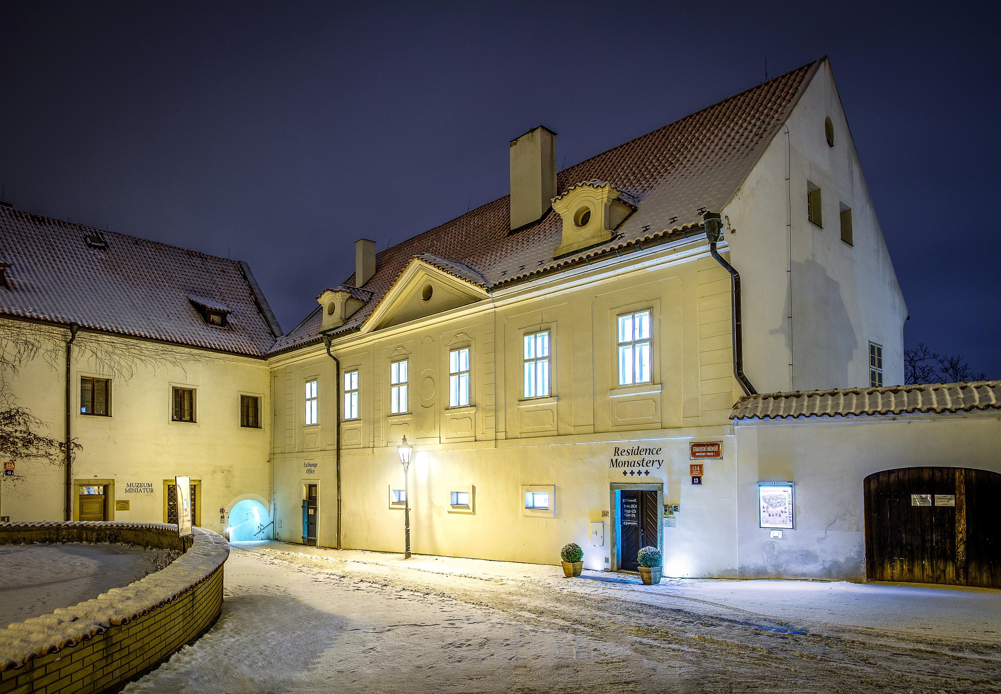 Monastery Hotel Praha Bagian luar foto